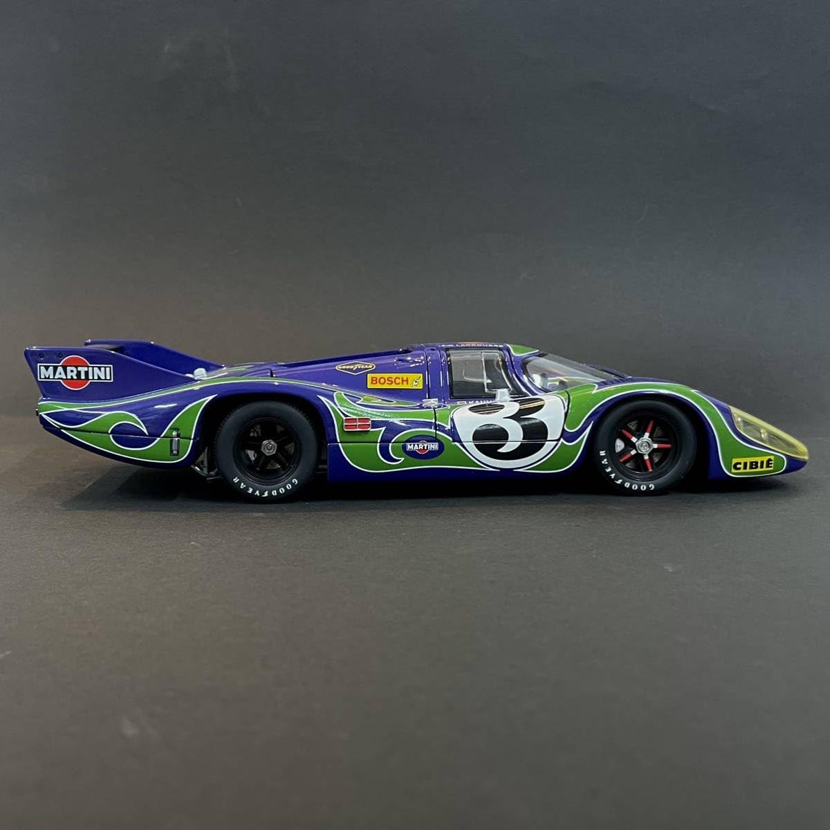 1/18 オートアート　ポルシェ 917K #23 1970 ルマン優勝車　レア 1/18 AUTOart Porsche 917K #23 1970 Le Mans #23 Red w/ Box