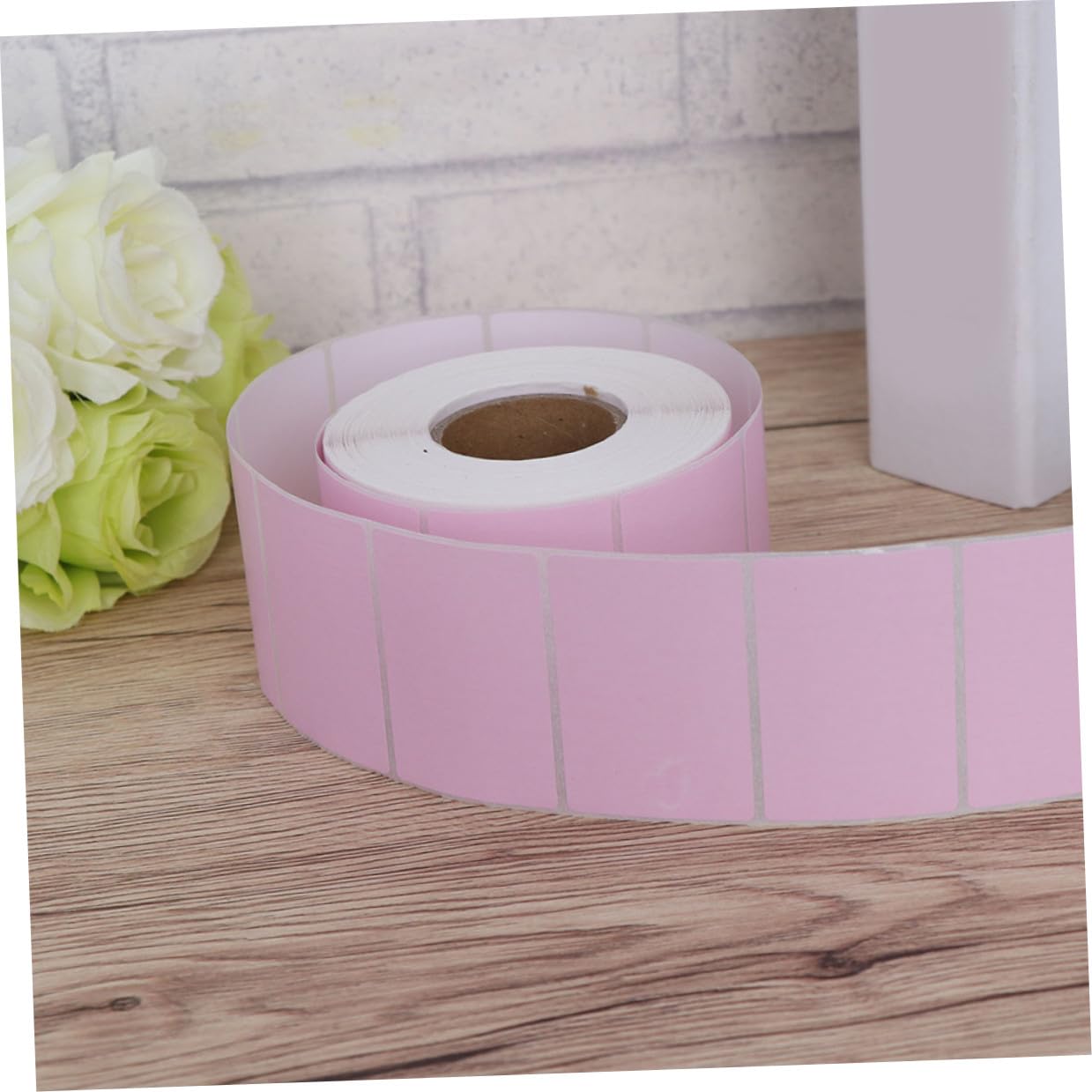 PRETYZOOM 2 Rotoli Etichette Termiche Adesive Rosa in Carta Termica Superficie Liscia, Etichette Autoadesive Vuote per Spedizioni e Imballaggi, Formato 60x40 Mm