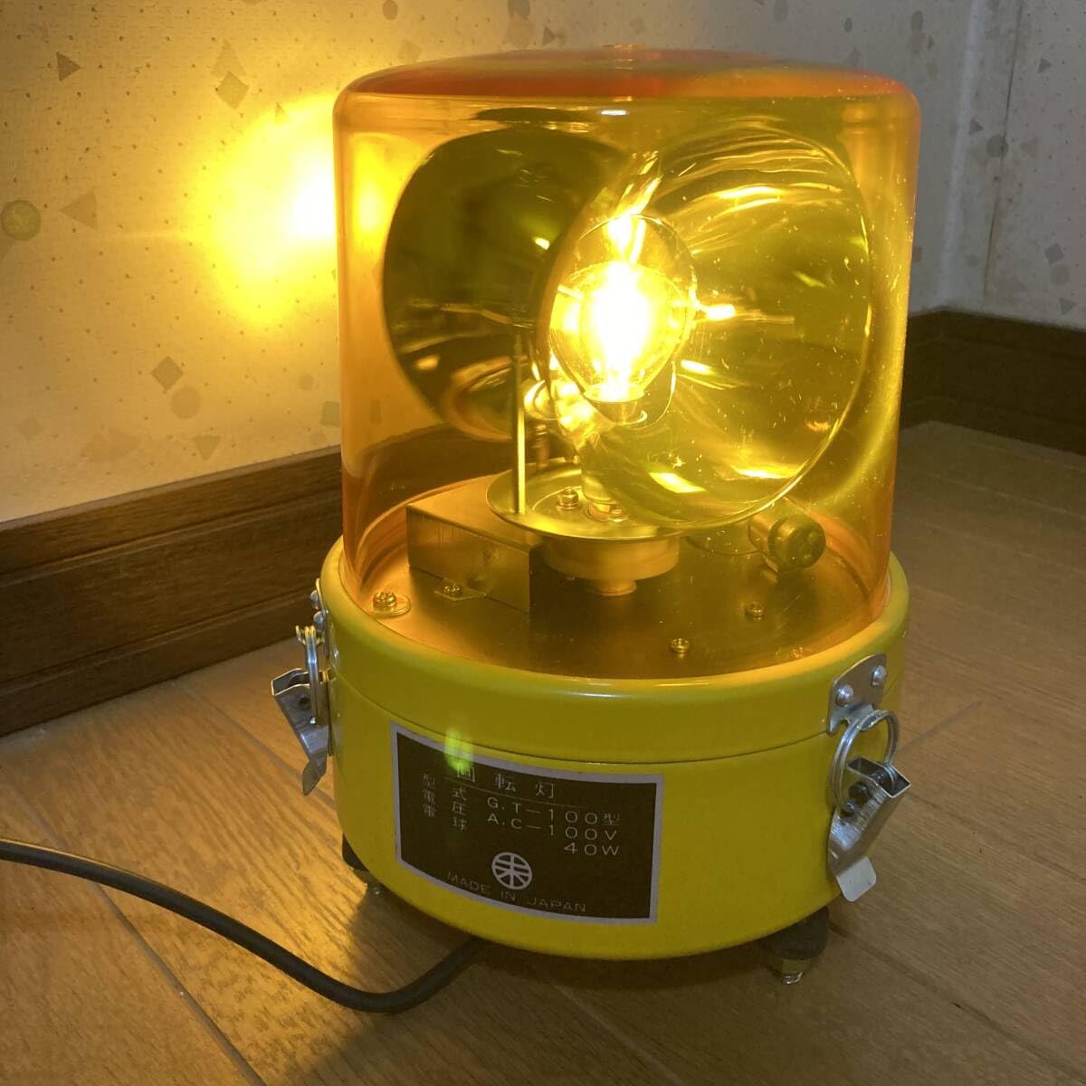 お値下げ❗️末広電機産業 回転灯 ガードライト G.Tー100型 電気製品 三脚付 お値下げ❗️末広電機産業 回転灯 ガードライト G.Tー100型 電気