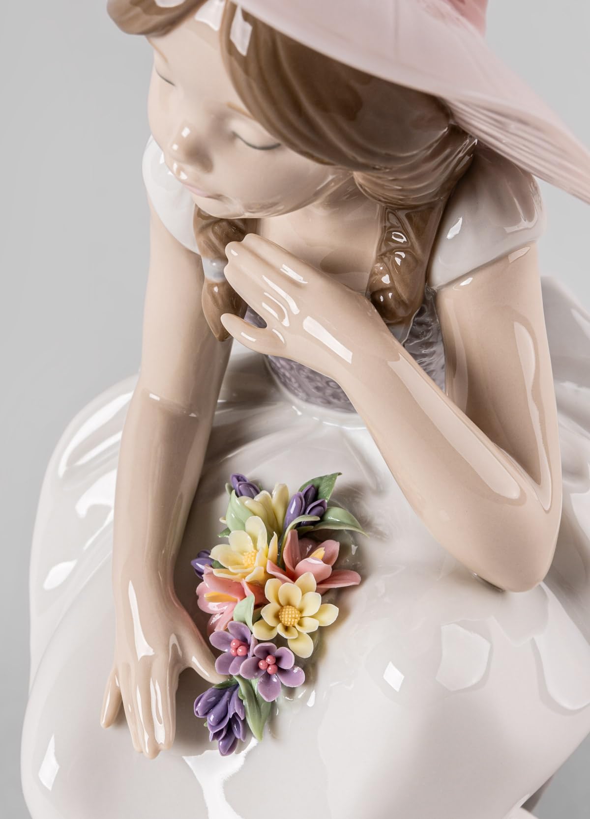 Amazon.com : LLADRÓ Spring has Arrived. Porcelain Figure with a