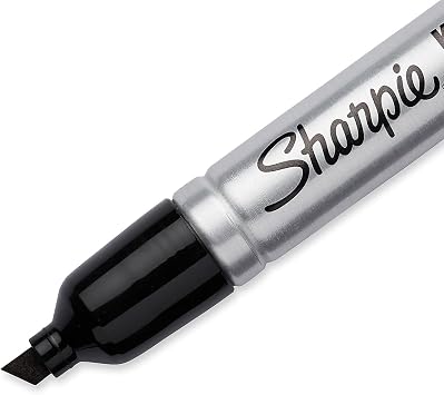 Sharpie King Size Permanent Marker, Chisel Tip, Black Ink, Dozen (SAN15001)