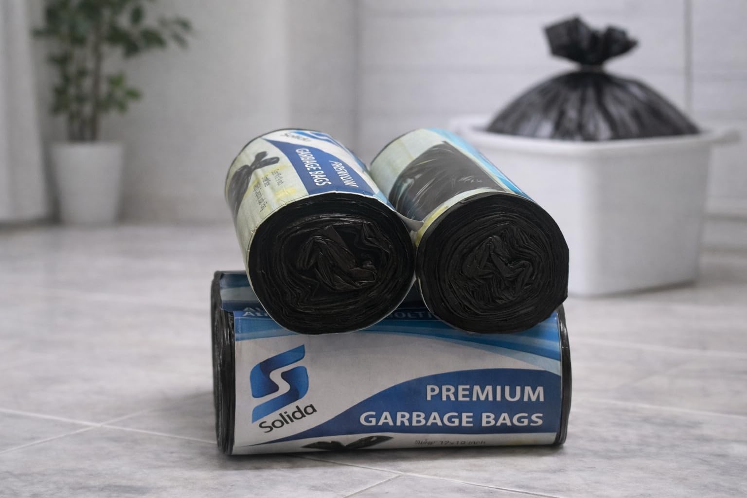 Solida Premium Garbage Bags, Black, Medium 19 x 21 Inches, 120 Count, 30 Bags x 4 Rolls, for Dry and Wet Waste