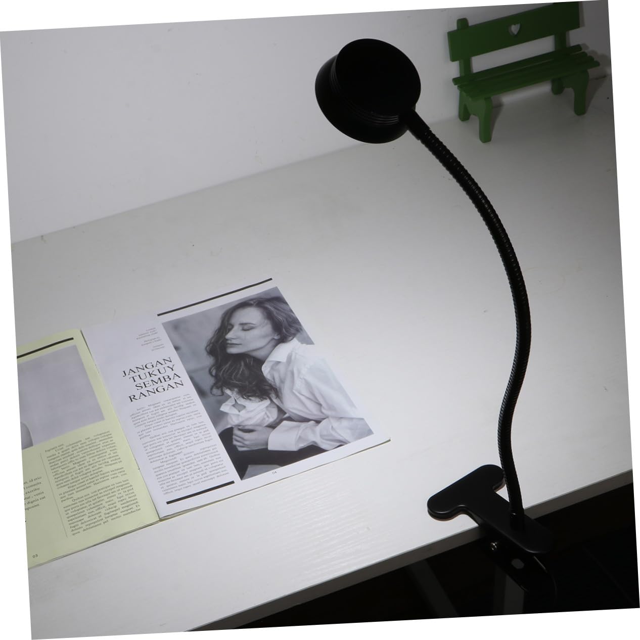 Lampada da Lettura LED Clip, 4w 6w, Collo Flessibile per Letto | Luce Usb, Regolazione a Due Livelli, Paralume Protettivo, Metallo Nero, Cavo Incluso