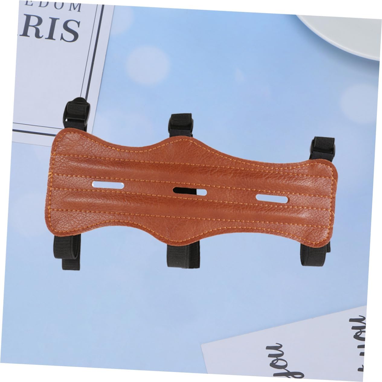 Fashion Pu Leather Archery Arm Guard Safe Strap Armband for Bow Hunting Adjustable Wristband Protective Gear Archery Accessory