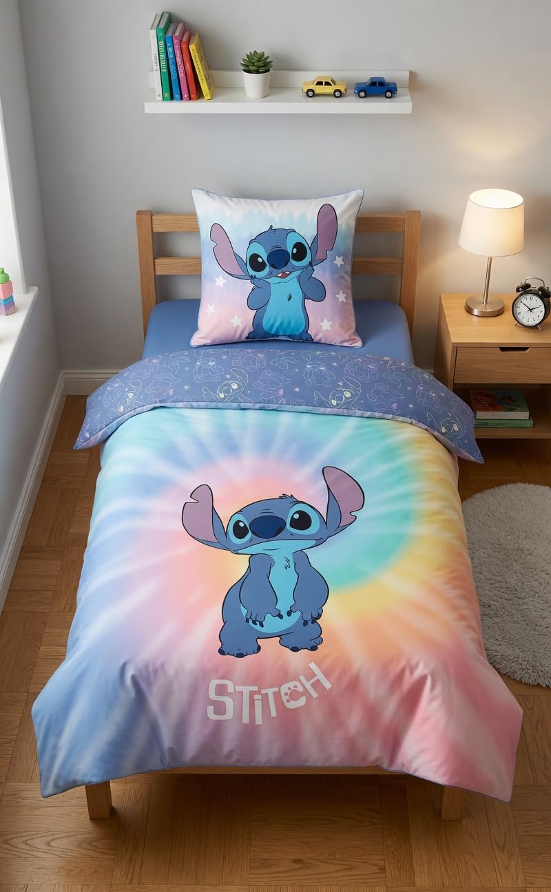 Stitch Tie-Dye Housse de Couette 140x200 + Taie Polycoton Pastel | Parure de lit réversible 1 personne | Polycoton entretien facile | Disney Lilo & Stitch | Ado | Cadeau | Lavable en machine
