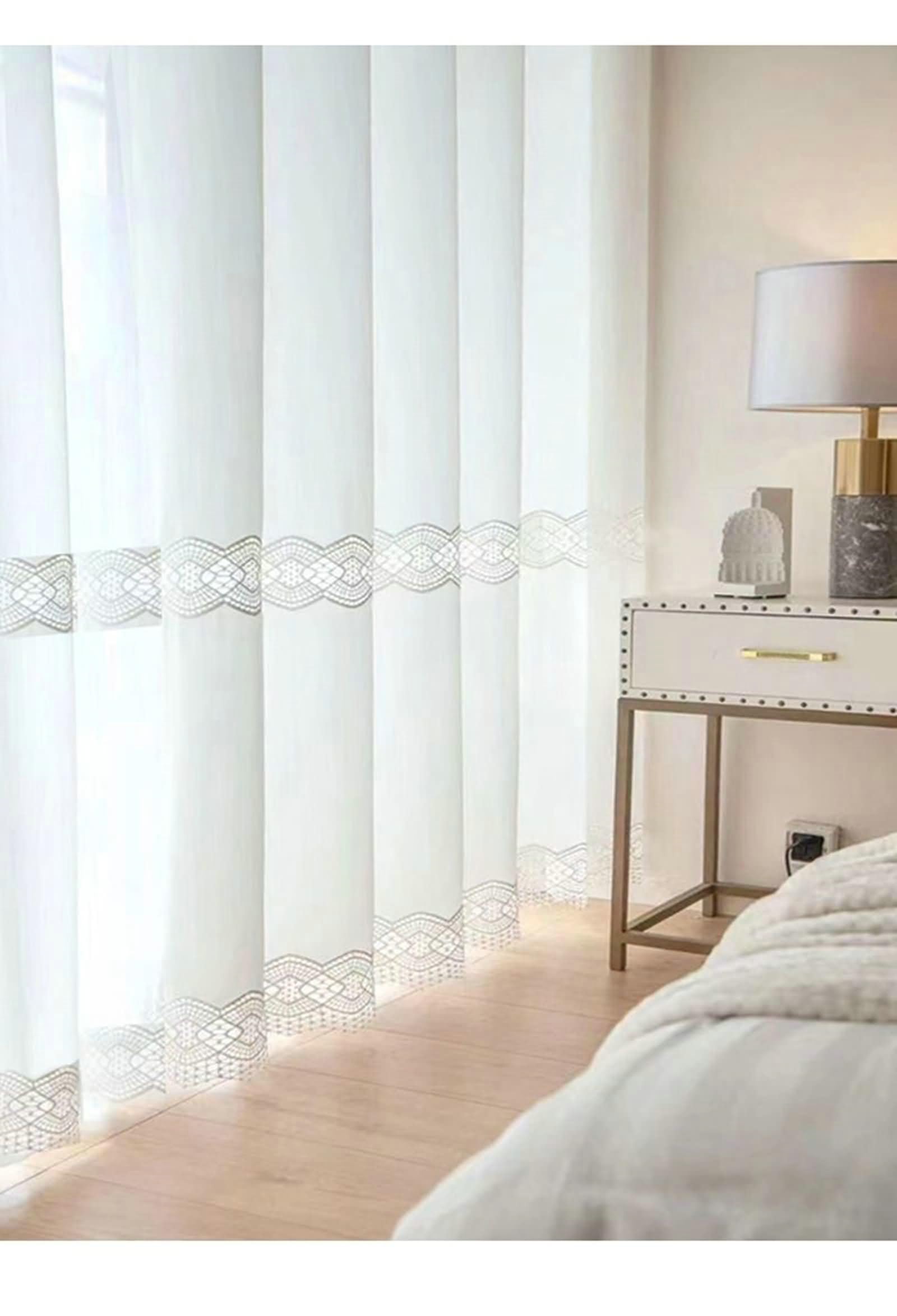 Vorhänge Polyester 2er Set, Vorhänge Lichtdurchlässig Hohl Spitze Einfarbig Gardinen Wohnzimmer Modern H 214 x B 96 cm, Weiß