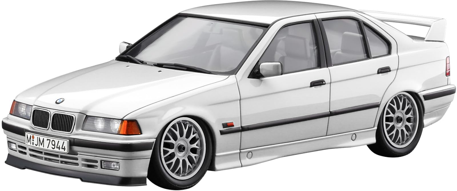 Amazon | ハセガワ 1/24 B M W 320i “カスタムバージョン” プラモデル