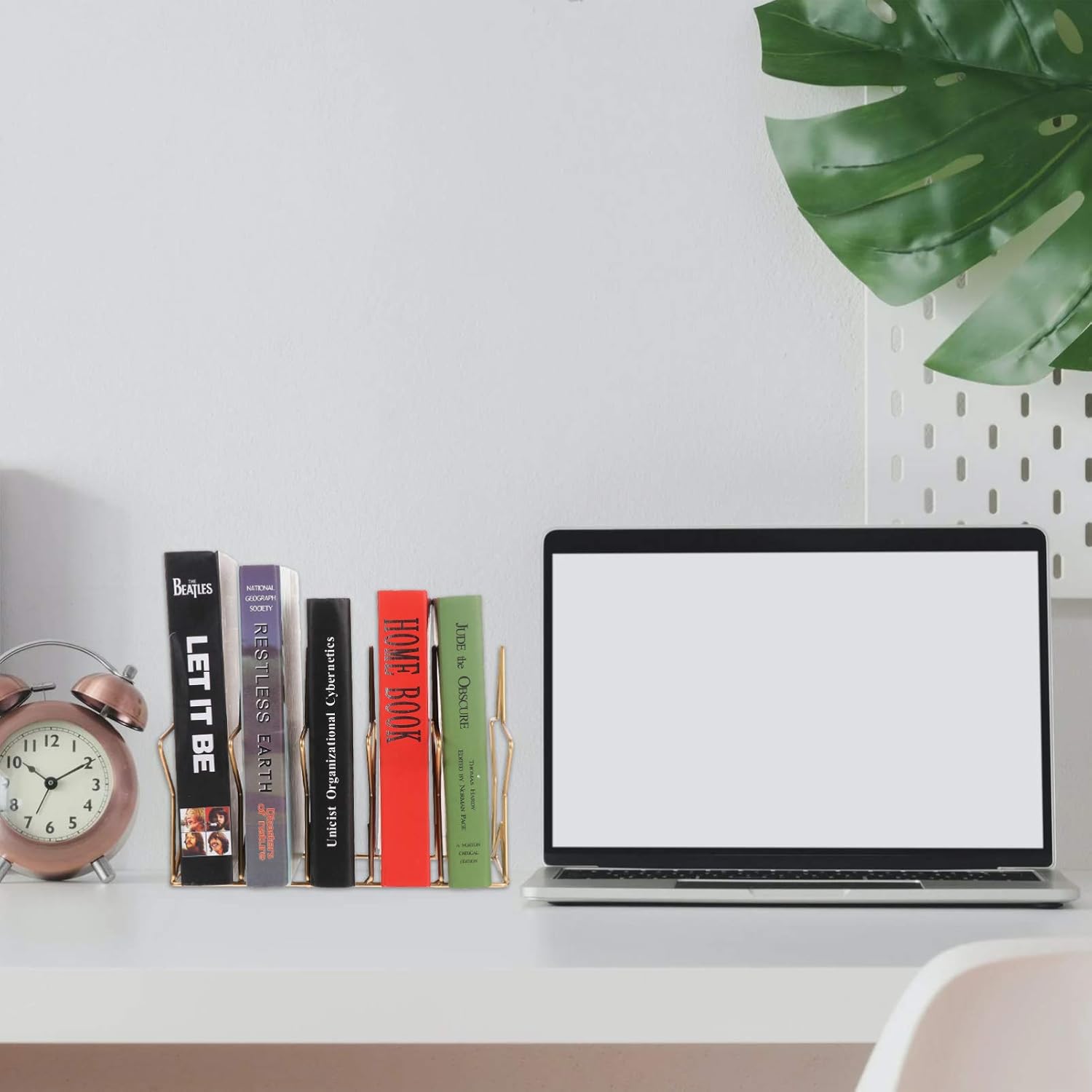 Metal Bookends File Storage Holder Star File Folder Stand and Magazine Holder Metal Newspaper Holder Magazine File Storage for Office Home Decoration Golden Desk Organizer Shelf