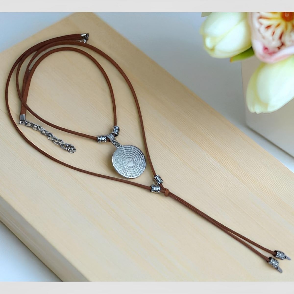 Colar De Couro Duas Voltas Pai Nosso Bijuterias Femininas em promoção! Veja a oferta e mais achadinhos de Bijuterias 3 Hoje é o melhor dia para comprar Colar De Couro Duas Voltas Pai Nosso Bijuterias Femininas com aquele preço maroto! Promoção! Aproveite a oferta! 3