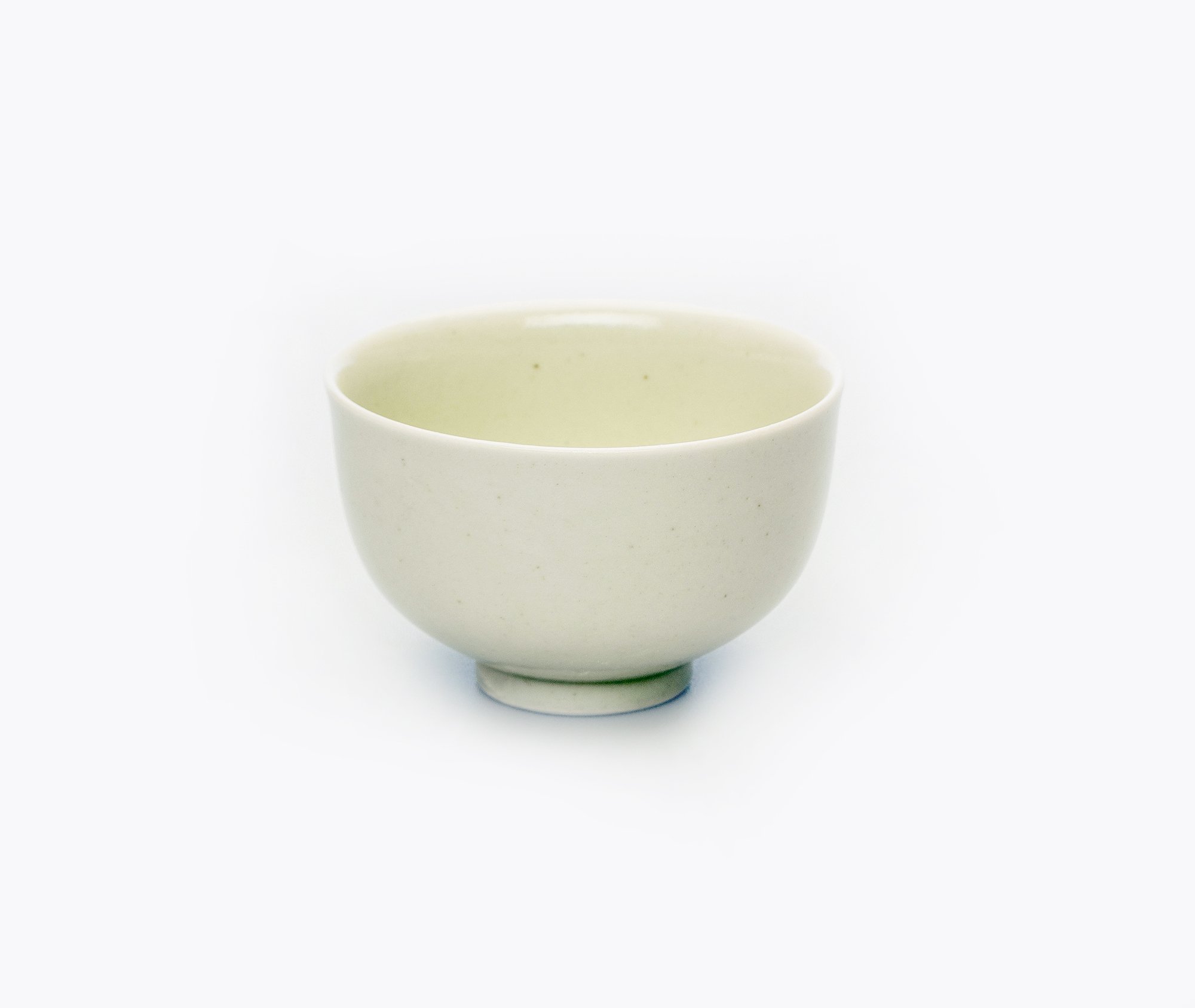 Tasse de thé en céramique Amakusa blanc cassé avec glaçure