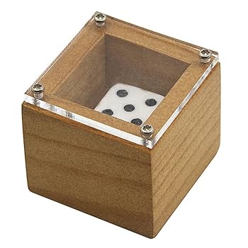マホガニーと思われる木箱に入ったトランプと、サイコロと、ドミノダイスと思われる物 マホガニーと思われる木箱に入ったトランプと、サイコロと