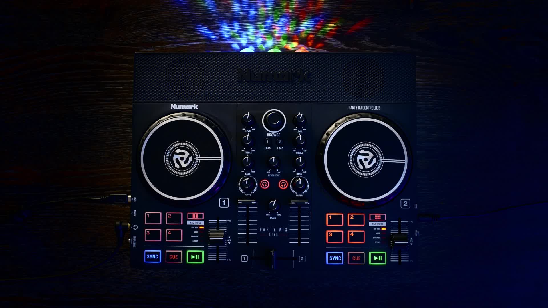 Amazon | Numark 初心者向け DJコントローラー と 密閉型ヘッドホン