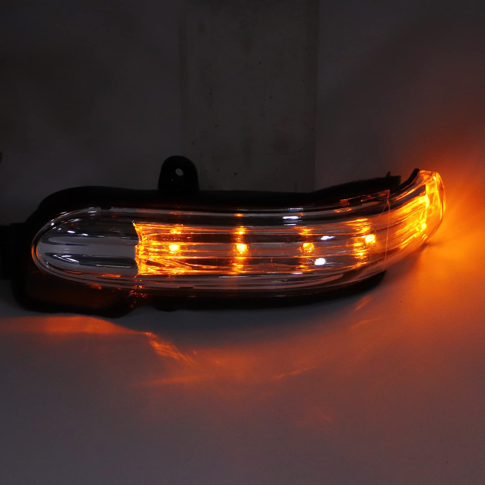 Indicatore di Direzione per Specchietto Retrovisore a LED Super Luminoso perClasse C W203 4 Porte 2004-2007, Indicatore di Direzione Impermeabile (Destra A2038201621)
