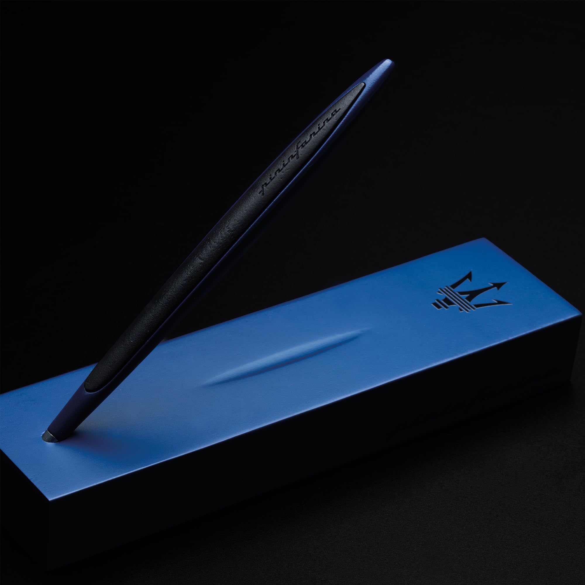 pininfarina segno Cambiano | Penna a sfera con base in legno | Special Edition Maserati | Blu