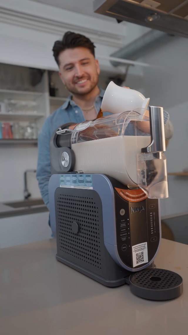 Ninja SLUSHi FS301EU Eisgetränkemaschine 1,9L Blau & Grau Ansicht 2