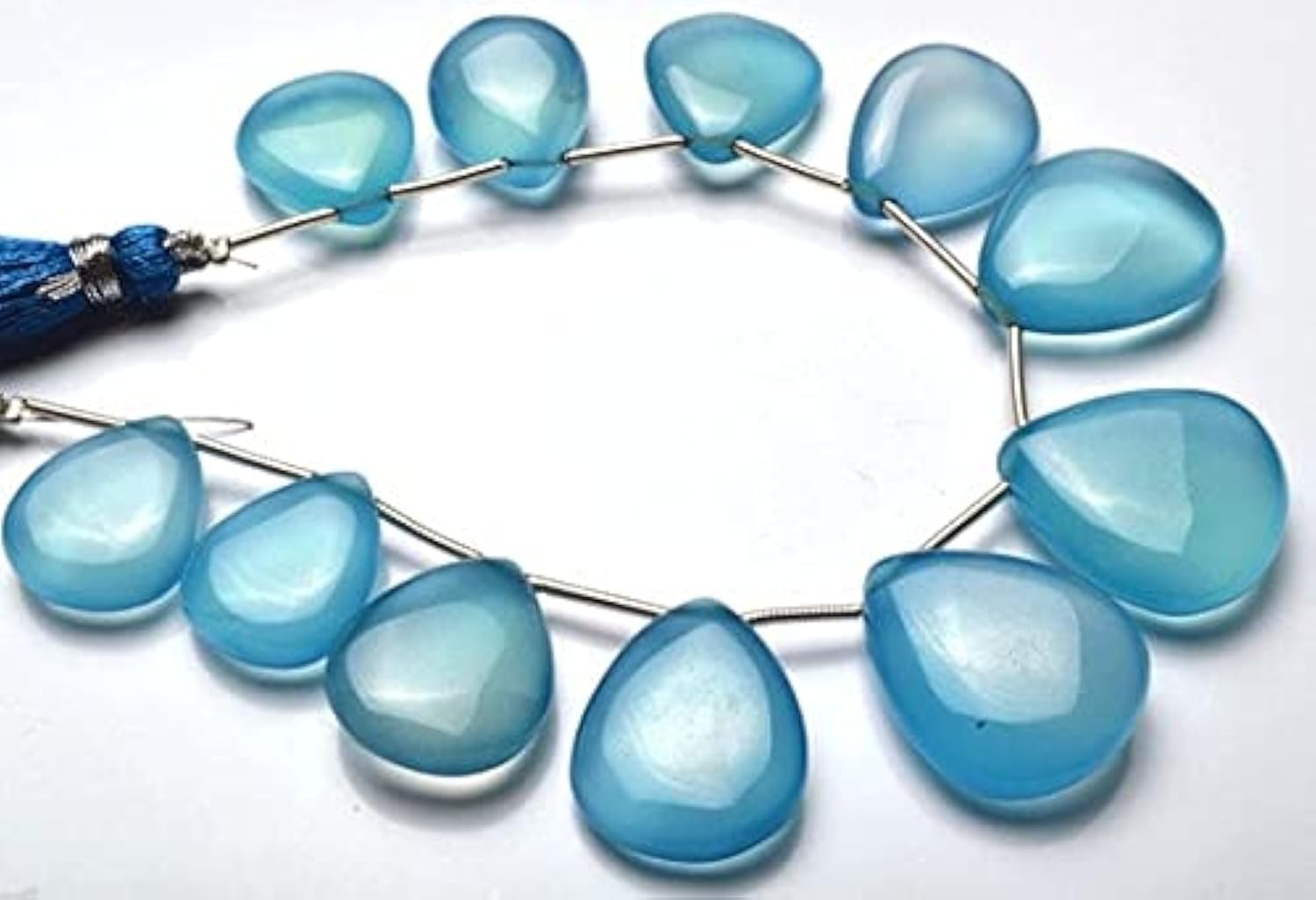 Chalcédoine bleu ciel briolette cœur haut de gamme pour joaillerie