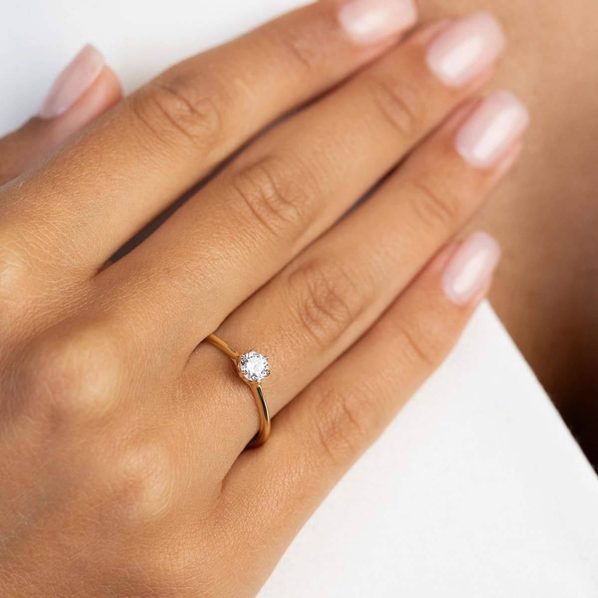 MARKO Verlobungsring Damen Gold 585 – Ring mit laborgezüchtetem Diamanten & seitlichen Steinen – Hohe Brillanz & Reinheit – Goldschmuck Damen 585 Echtgold – Eleganter Diamantring