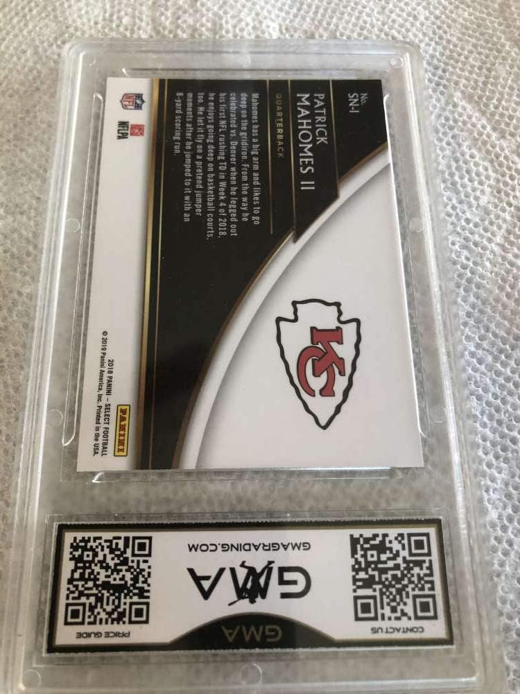 2018 Select Snapshots Football #SN1 Patrick Mahomes II Kansas City Chiefs Graded GEM MINT GMA 10 Official NFL Trading Card by Panini America (Serial Number May Vary)