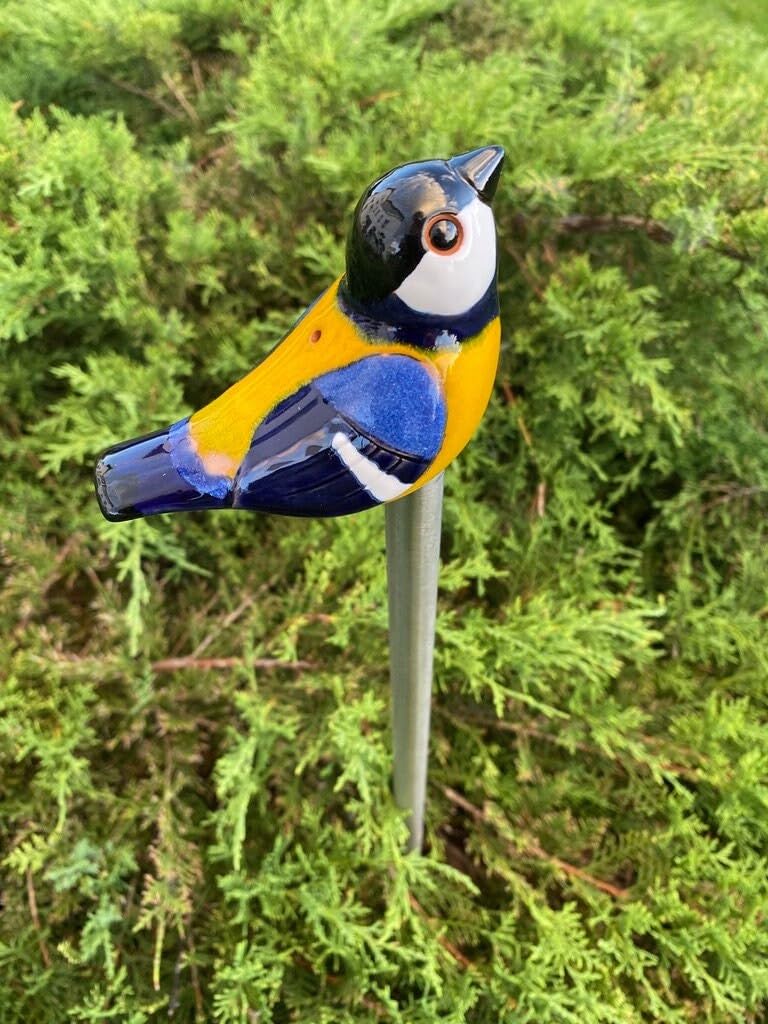 Gartenstecker Keramik Handgefertigt - Gartendeko für Draußen Wetterfest - Garten Deko Keramik - Vogel Gartenfiguren & Gartenstatuen - Blaumeise/Meise