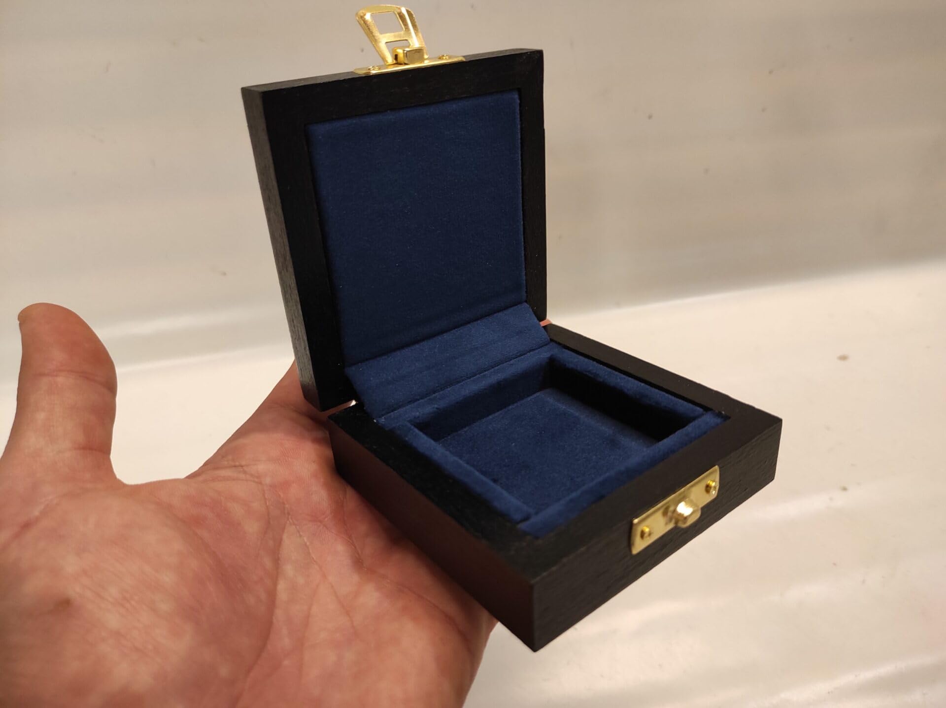 Estuche para Monedas certificadas y medallas, 1 Compartimento 50x50 mm, Madera Maciza Artesanal, Terciopelo a Elegir, numerado con Certificado, Hecho a Mano en Italia