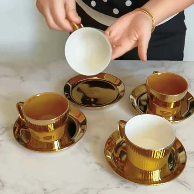 Amazon｜金メッキ茶/コーヒーカップ＆ソーサーセット｜カップ