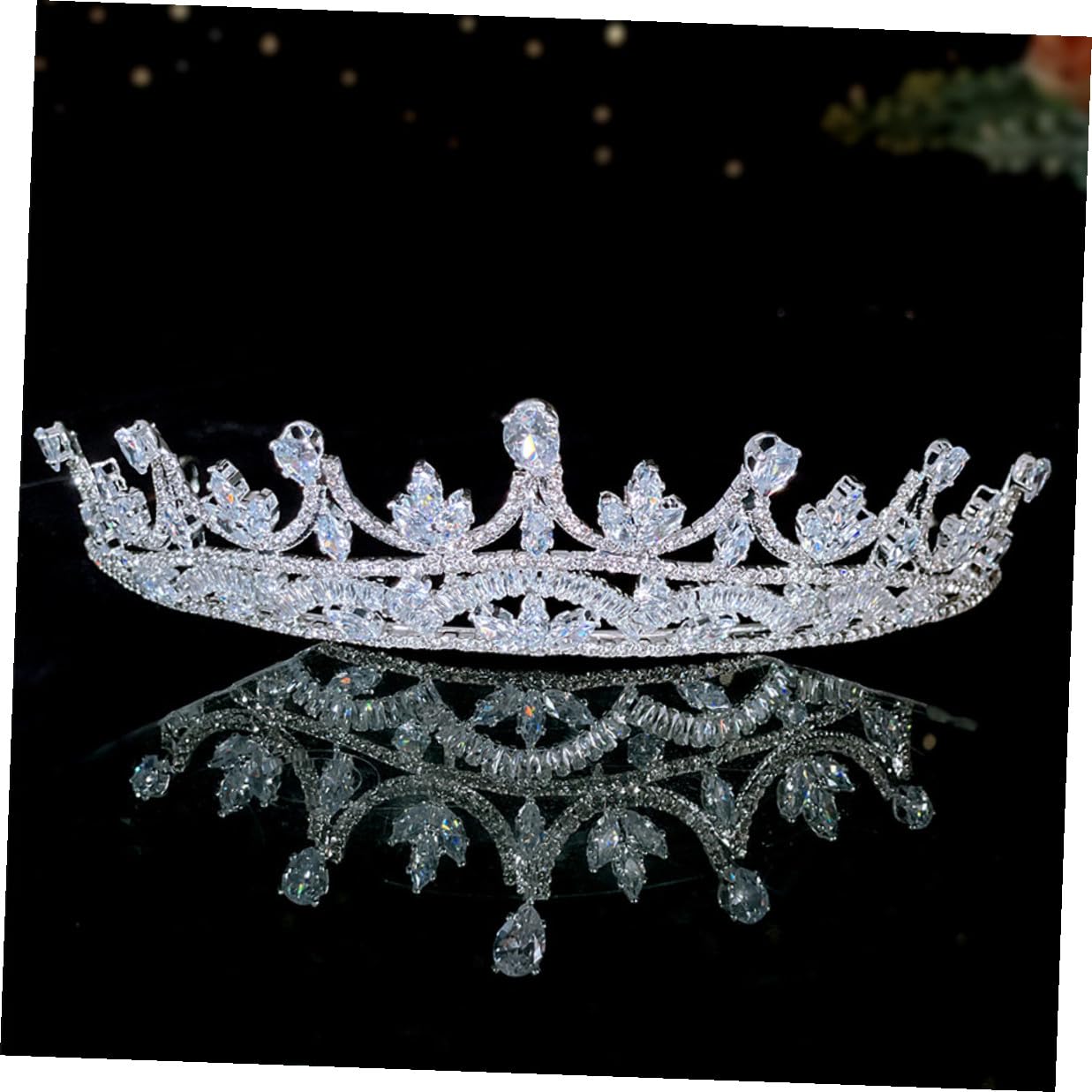 Ipetboom Hochzeitskrone Damen Zirkonia Brautkrone Haarschmuck Leicht und Langlebig für Frauen und Mädchen Braut Haarreif Stirnband Party Geschenk