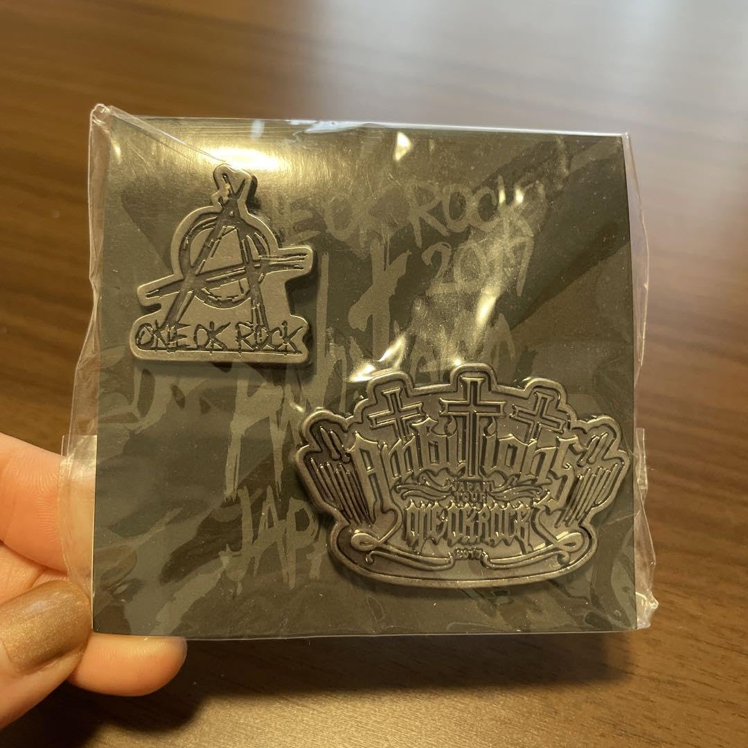 Amazon | ONE OK ROCK ワンオク グッズ ピンズ バッジ | バッジ | おもちゃ