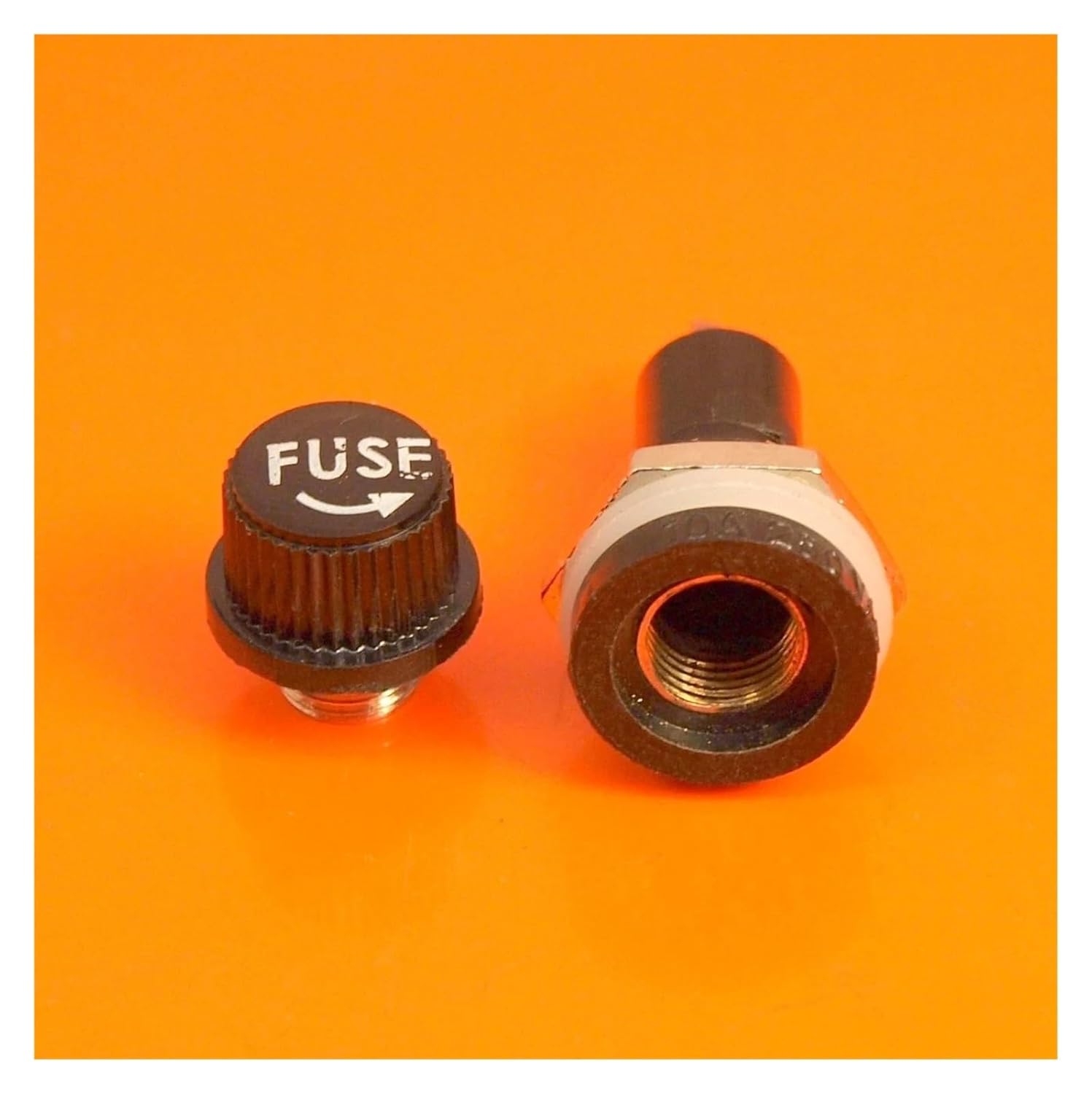 2 Panel Mount Screw Fuse Holders for Glass fuses 12V 30A 250V 10A