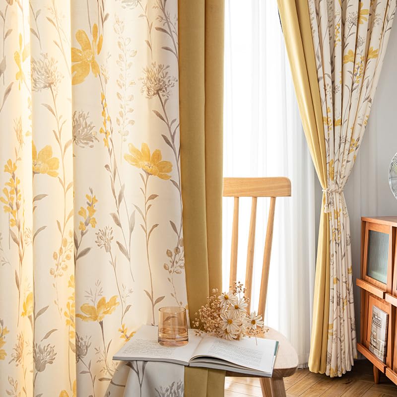 Tissu occultant fleuri crée une ambiance cocon dans la chambre