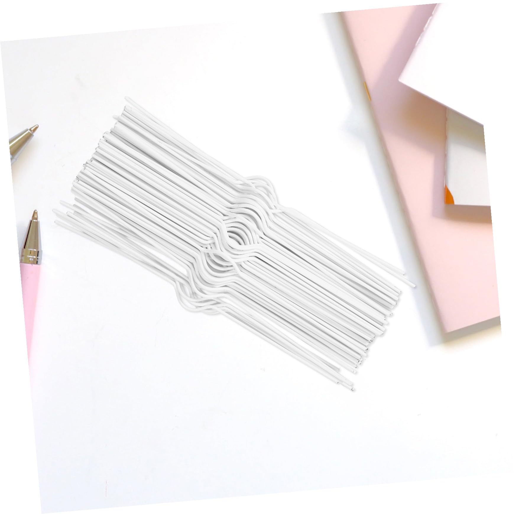 100 Piezas Ganchos de Hierro Reutilizables Pequeños para Colgar Calendarios con Doble Alambre Fáciles de Usar para DIY y Carteles Color Blanco Paquete de Unidades