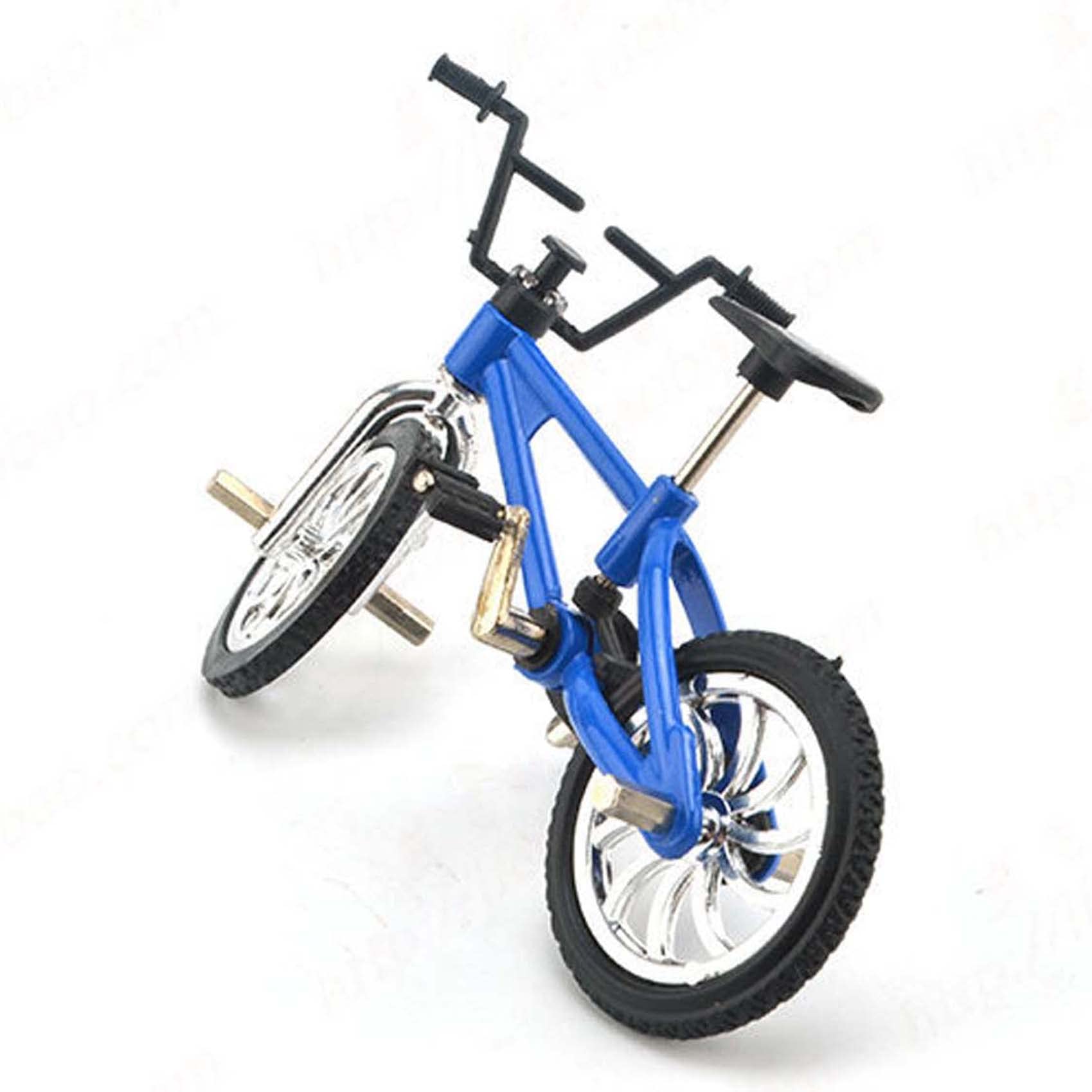 KEEDA Lot de 2 mini vélos de décoration pour voiture RC Crawler SCX10 TRX4 CC01 D90 D110 (bleu)