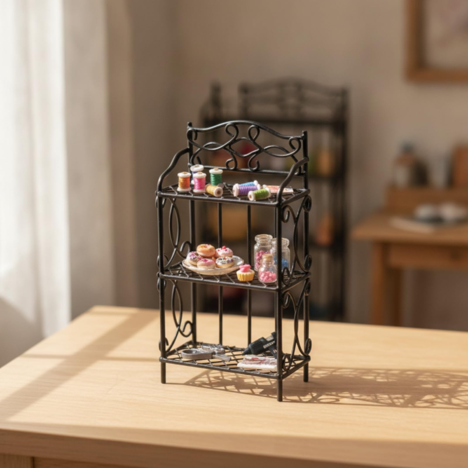 Qianly Étagère Maison Poupée à l'échelle 1:12 Étagère Miniature Style Rétro Présentoir Maison Poupée, Style Two