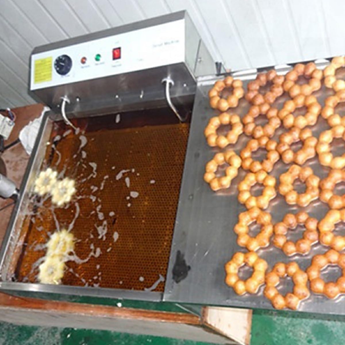 Commercial semi automatic mochi /ring/ball different mold Donut Machine,Donut Makers,Donuts Making Machine adjustable thickness,Donut fryer 3000w,9L hopper,large capacity,for bakery,food cart