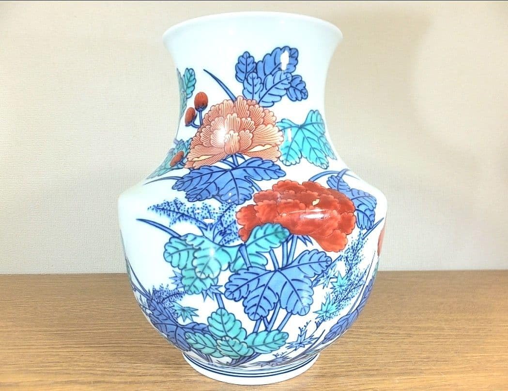 真作保証 13代 今泉今右衛門 錦菊芙蓉絵花瓶 人間国宝 (井上萬二) 佐賀県 Amazon.co.jp: 真作保証 13代 今泉今右衛門 錦芙蓉絵花瓶 人間国宝