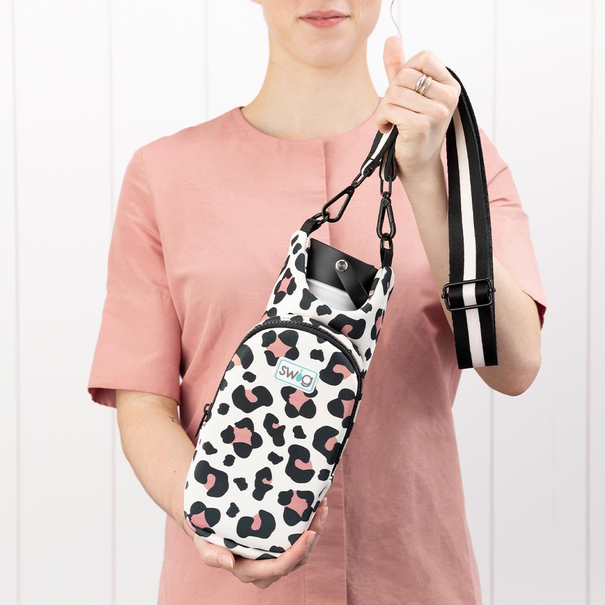 Swig Life Water Bottle Sling Bag with Pocket, Hands Free Carrier, On Pointe image 4