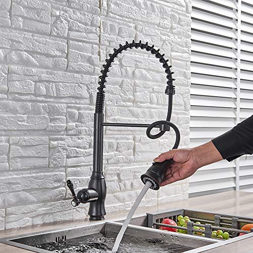 Robinet d'évier de cuisine noir pour une cuisine de ferme chaleureuse - 4
