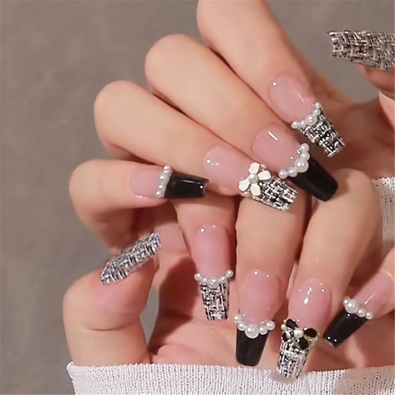 Amazon.co.jp: ネイルチップ 3D爪 つけ爪 黒 24枚入 可愛いチップ Amazon.co.jp: ネイルチップ 3D爪 つけ爪 黒 24枚入 可愛いチップ