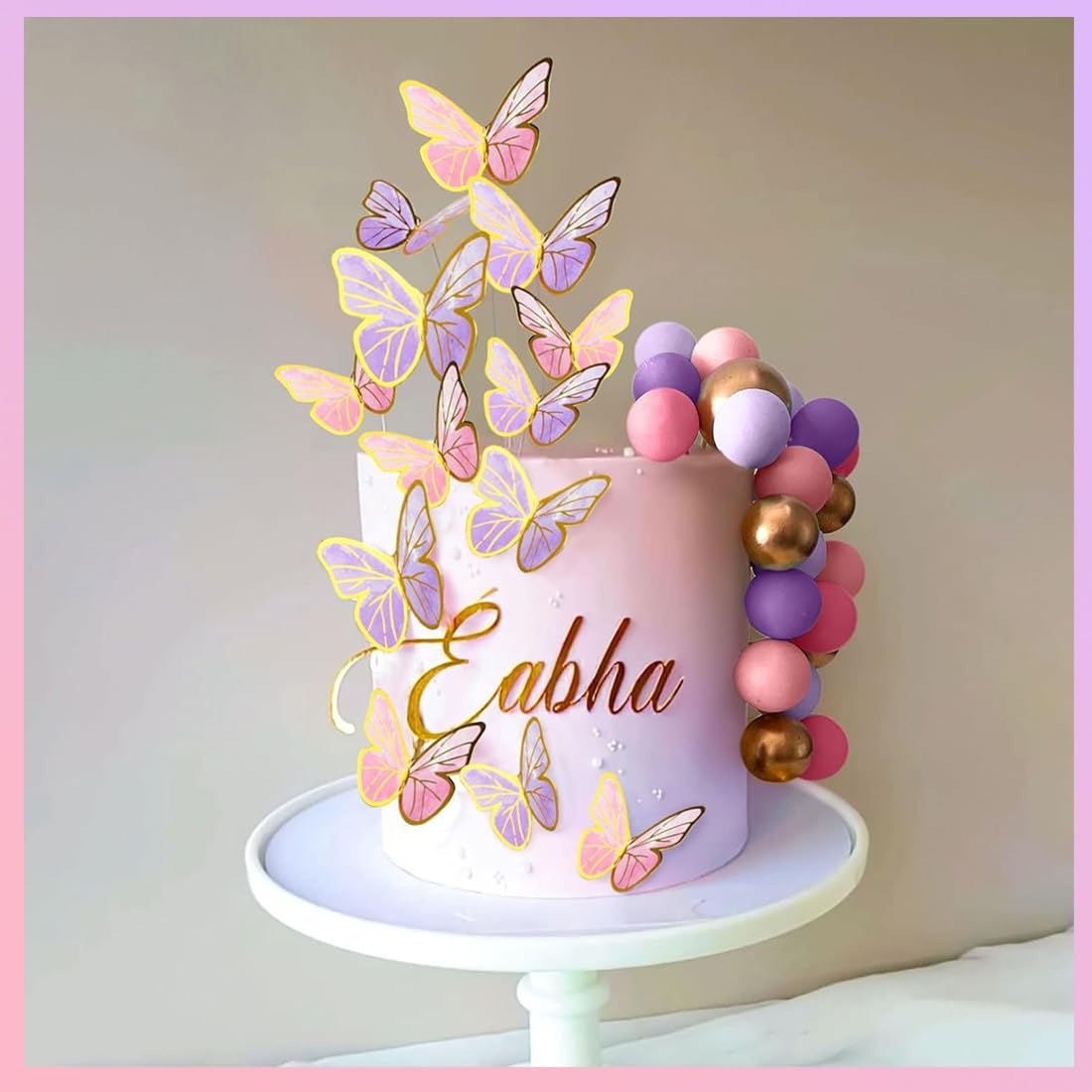 roze taart decoratie in de het formulier van vlinders 31753699 stockfoto bij Vecteezy