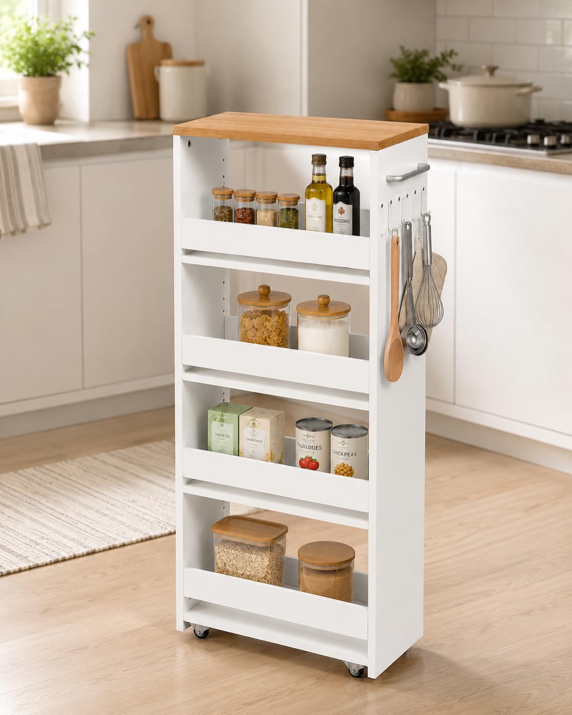 Carrello Portatutto Stretto Bianco da Cucina 5 Ripiani 40×22×108cm | Quattro ruote, due con freno, facilitano lo spostamento; la maniglia laterale e i ganci offrono spazio aggiuntivo.