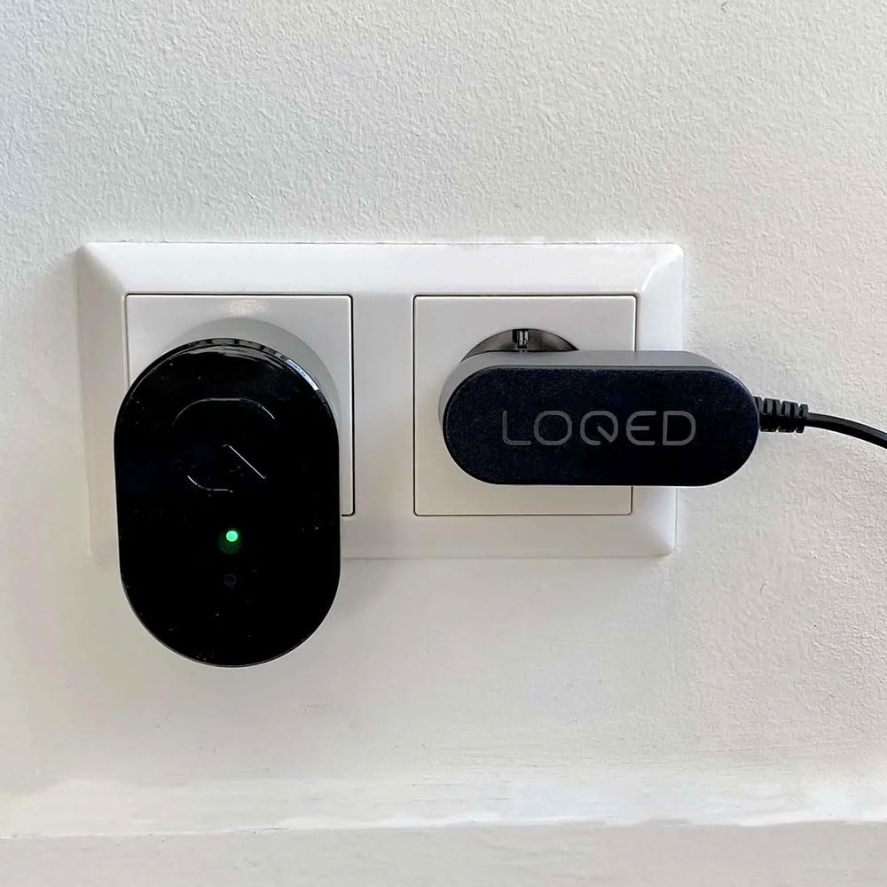 LOQED Power Kit – Kit de Carga con 8 Pilas Recargables para la Cerradura Inteligente LOQED, Cable de 3 m, Cargador Compacto
