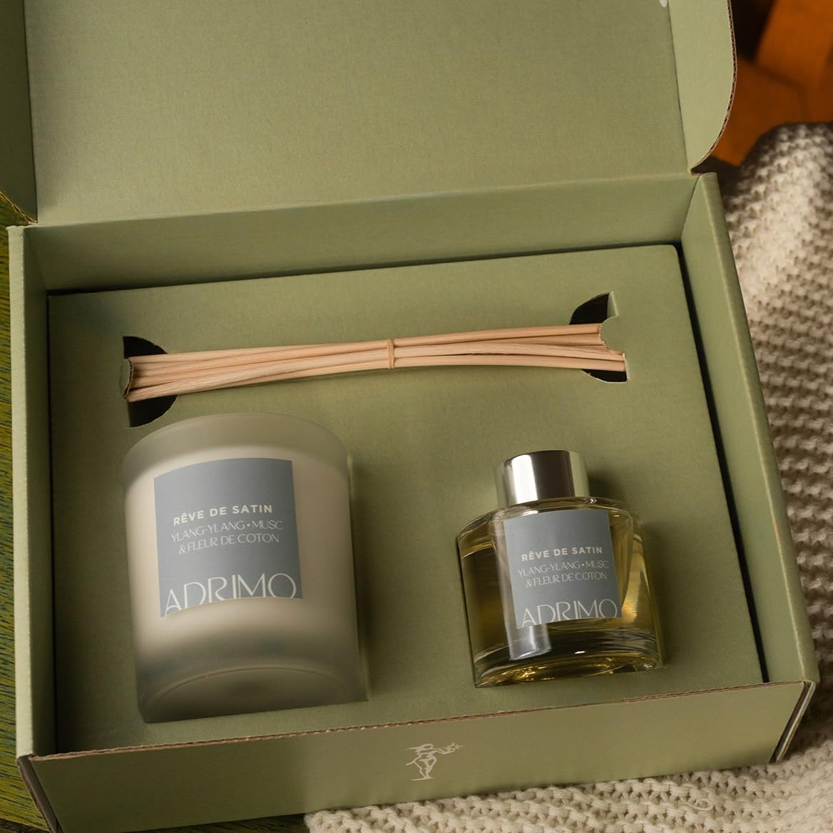 Coffret Cadeau Adrimo Paris – Diffuseur de Parfum 100 ML & Bougie Naturelle 300g – Ylang-Ylang & Fleur de Coton – Rêve de Satin