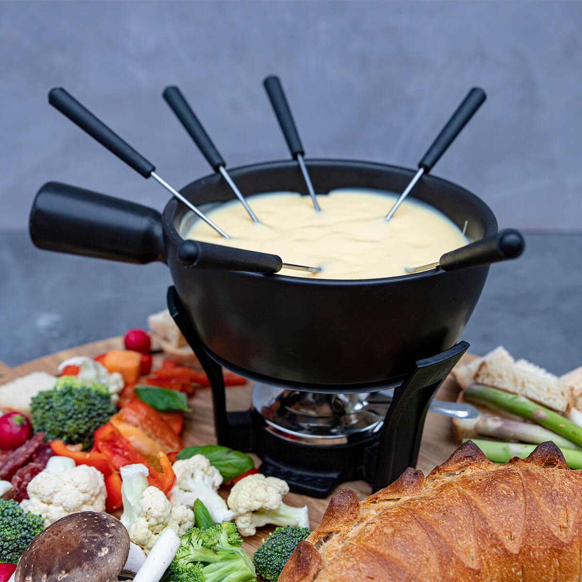 Boska Service à fondue Nero L - Set de repas pour 8 personnes - Convient aux cuisinières à gaz - Lavable au lave-vaisselle - Noir - Contenu 2.2 L