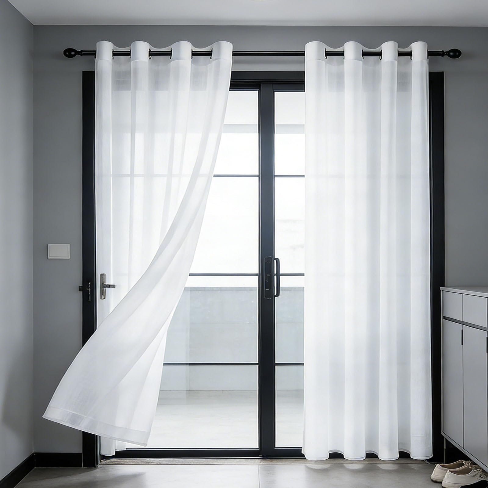 Rideaux voilages demi-opaques pour stopper les regards indiscrets