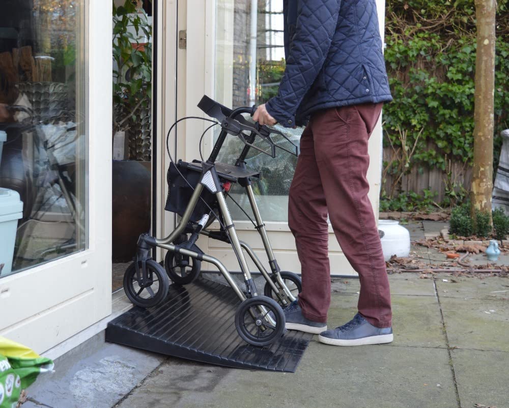 HomeCare Schwellenrampe aus Gummi – (3 x 100 x 30 cm) - Türschwellenrampe türrampe vollgummi tuerrampe Rollstuhl Gummirampe borsteinrampen auffahrrampe Schwellenrampe für Rollstühle und Roller