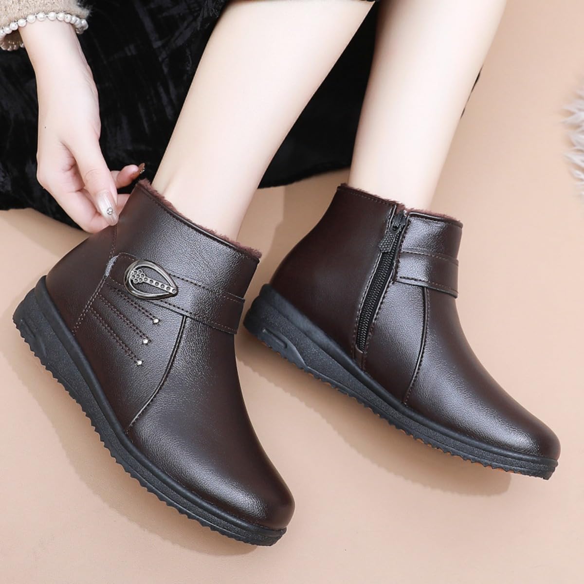 Women's Warm Soft-Sole Non-Slip Genuine Leather Boots, New Fleece Thickened Warm Snow Boots, Wide Fit Waterproof Leather Non Slip Boot,Mama Cotton Leather Shoes with Zipper