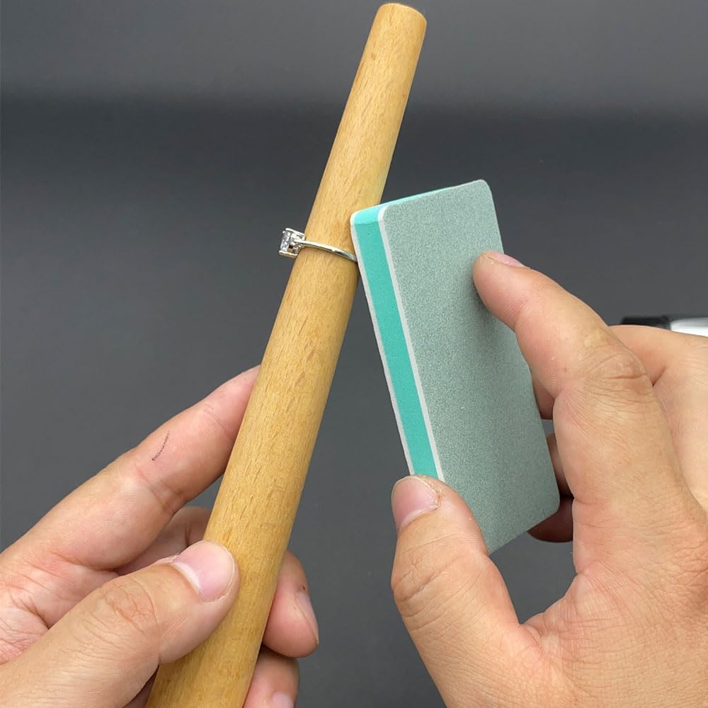 3PCS ring Repair Tool, solid wood ring shaping stick, 25mm double-sided adhesive hammer, double-sided jewelry polishing board, can repair deformed rings and remove surface oxide layer.
