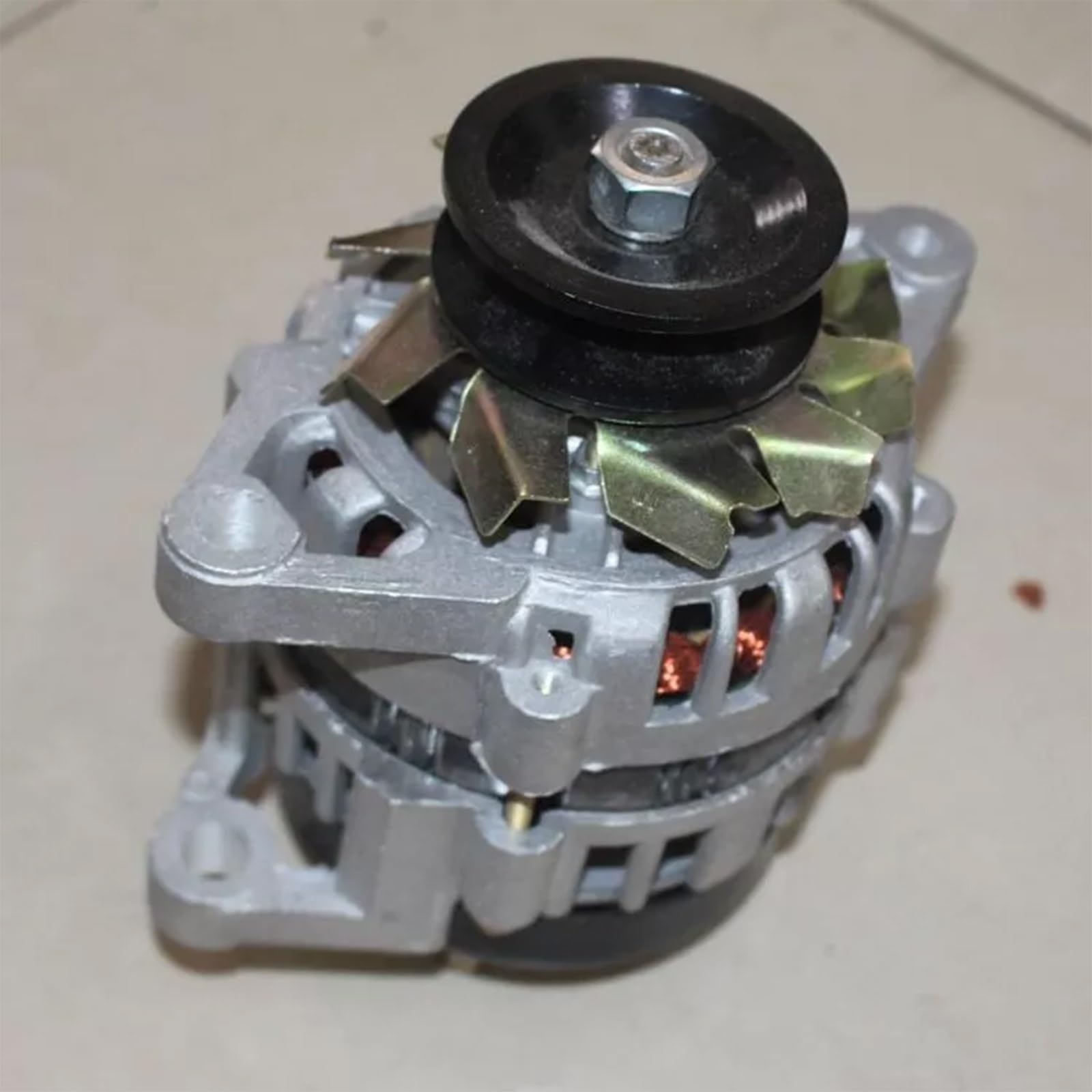 Generatore AC A Magnete Permanente Senza Spazzole 2000W 110V/220V, Alternatore A Bassa Velocità In Rame Puro Con Regolatore Di Tensione Per Casa, Esterno, Eolico O Idrico(220V)