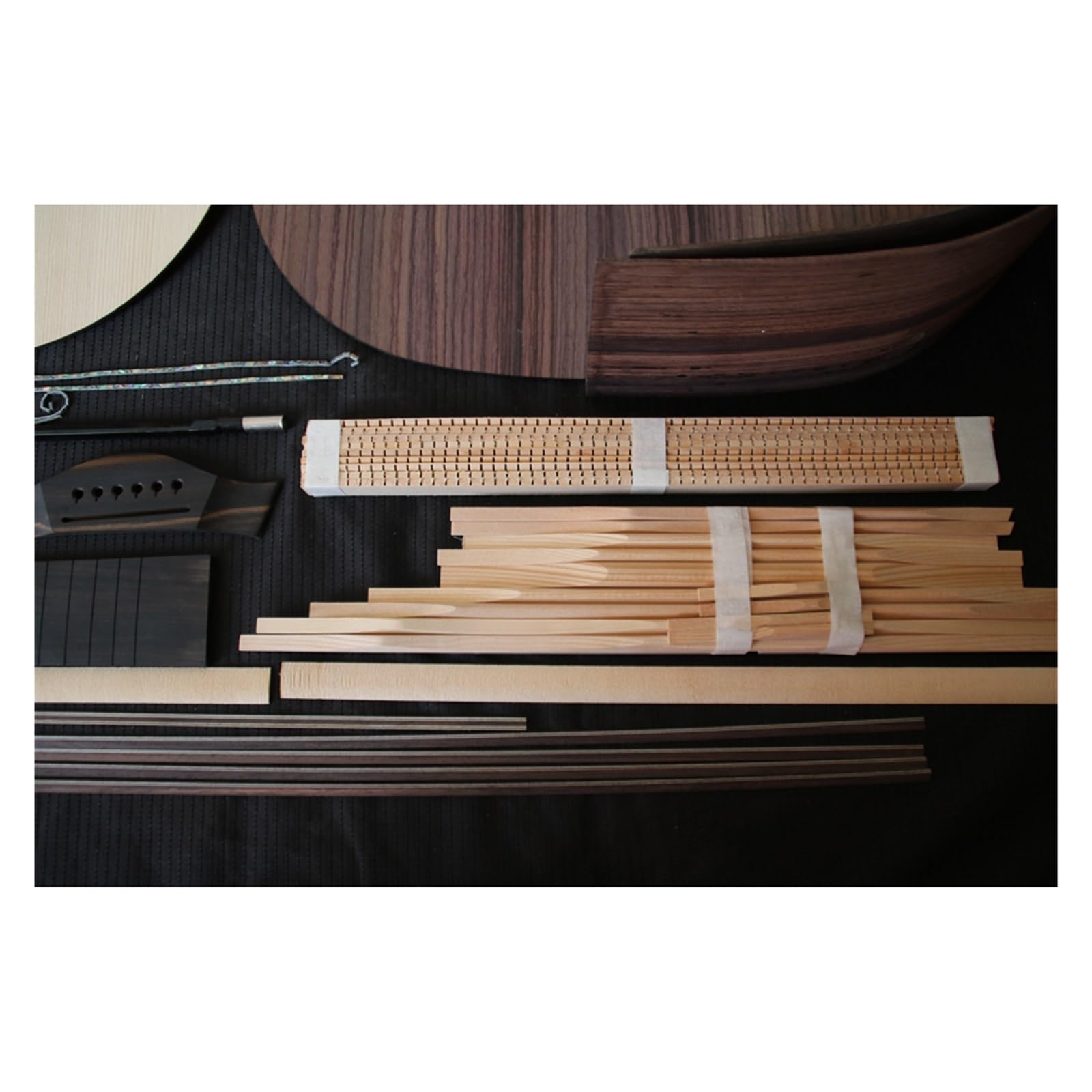 Kit Fai Da Te Per Chitarra Acustica Di Grado 3A Tavola Armonica In Abete Massello Fondo In Palissandro Massello Manico In Mogano Africano Tastiera In Ebano(B)