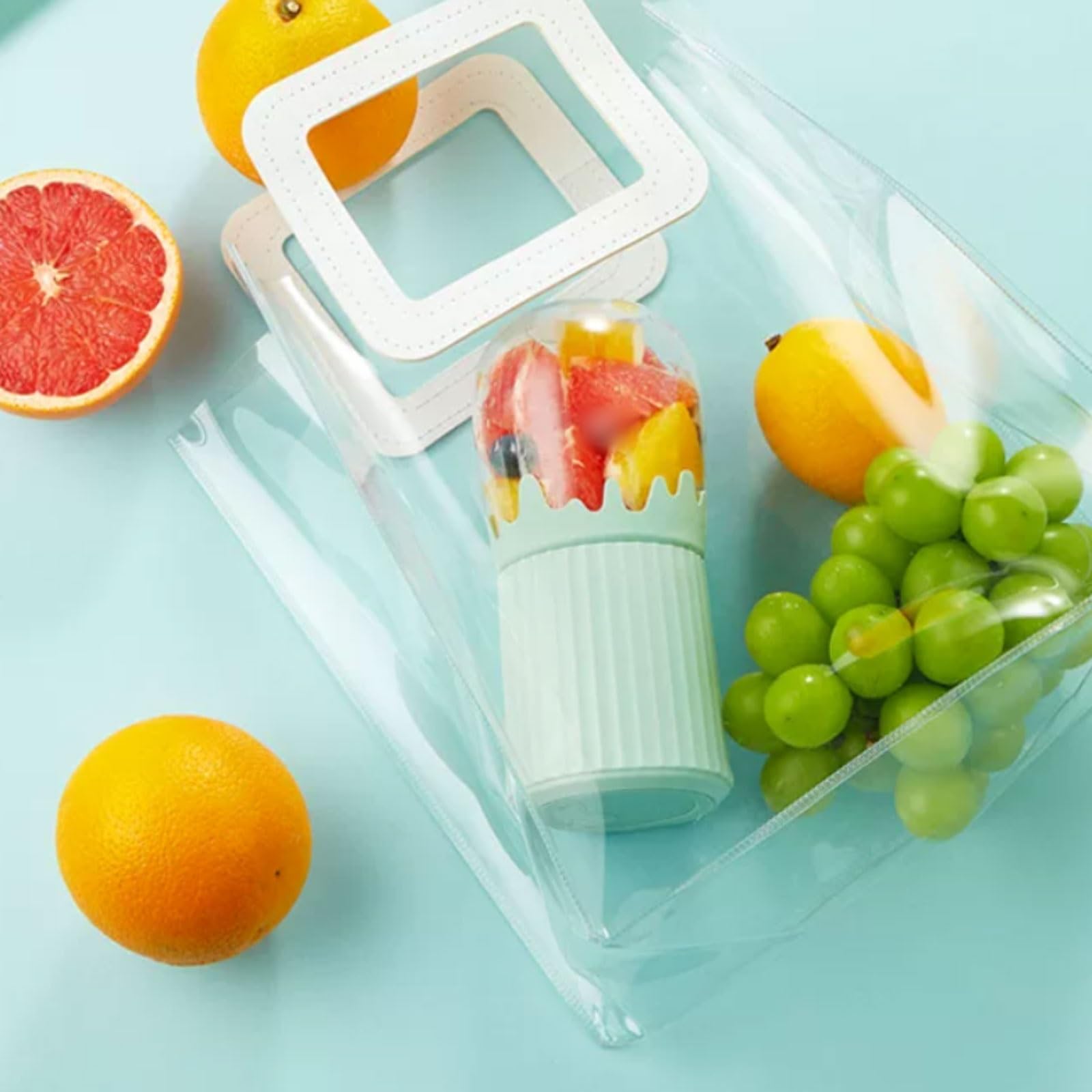 Inalámbrico Licuadora portátil de plástico, minilicuadora eléctrica recargable de 4 cuchillas for batidos y batidos, zumo de 300ml/14oz alta eficiencia