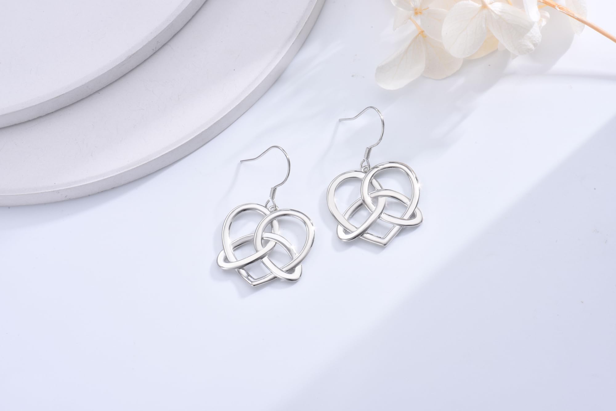 Orecchini pendenti in argento sterling con nodo celtico